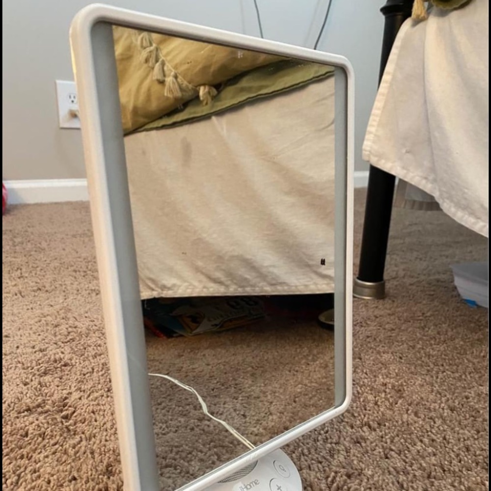 iHome Reflect Vanity Mirror with Speaker